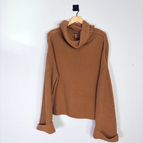 Free People Park City Oversized Turtleneck Sweater Waffle Knit Size Medium - Picture 2 of 7